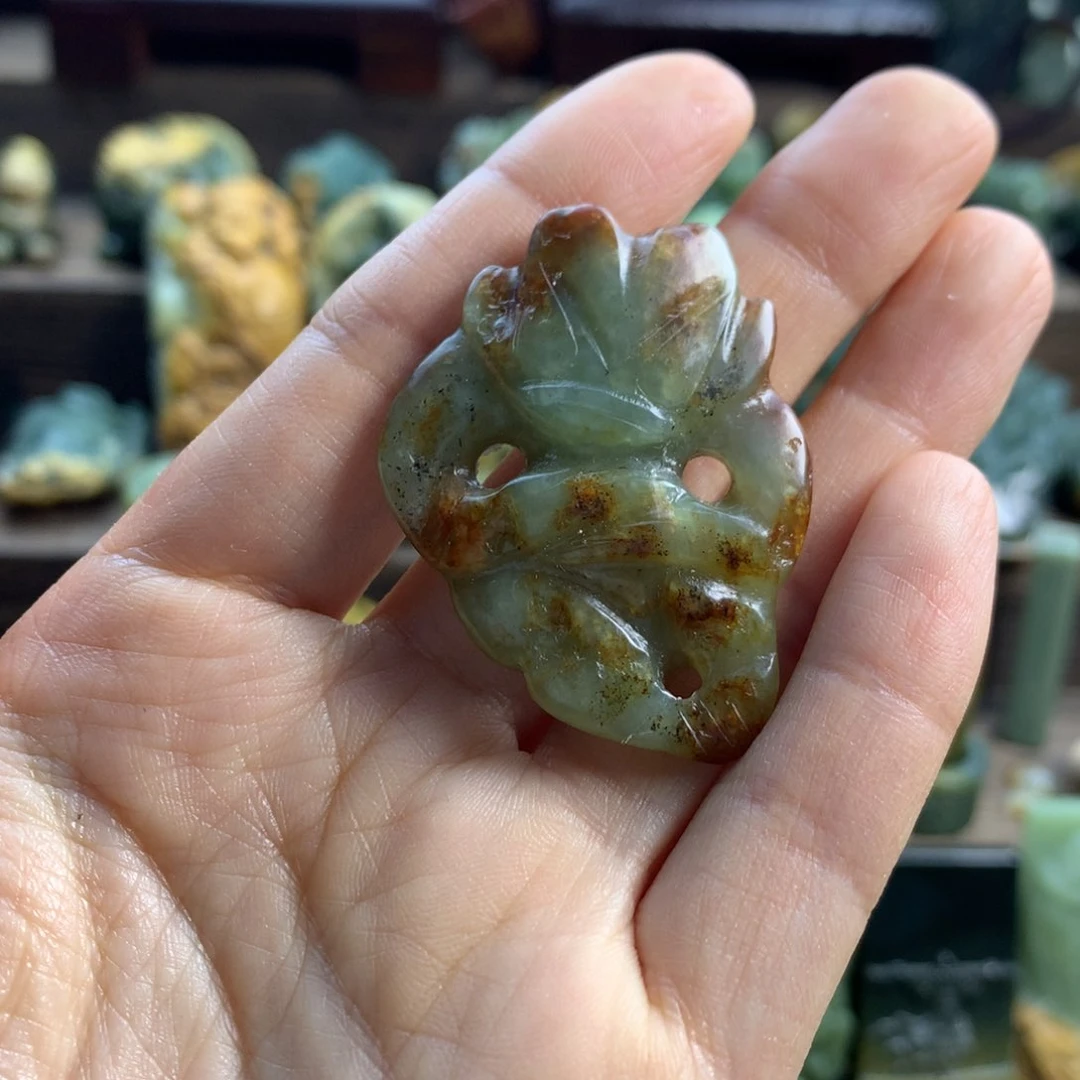 岫岩河磨玉（透闪石质玉）挂件未镶嵌八*