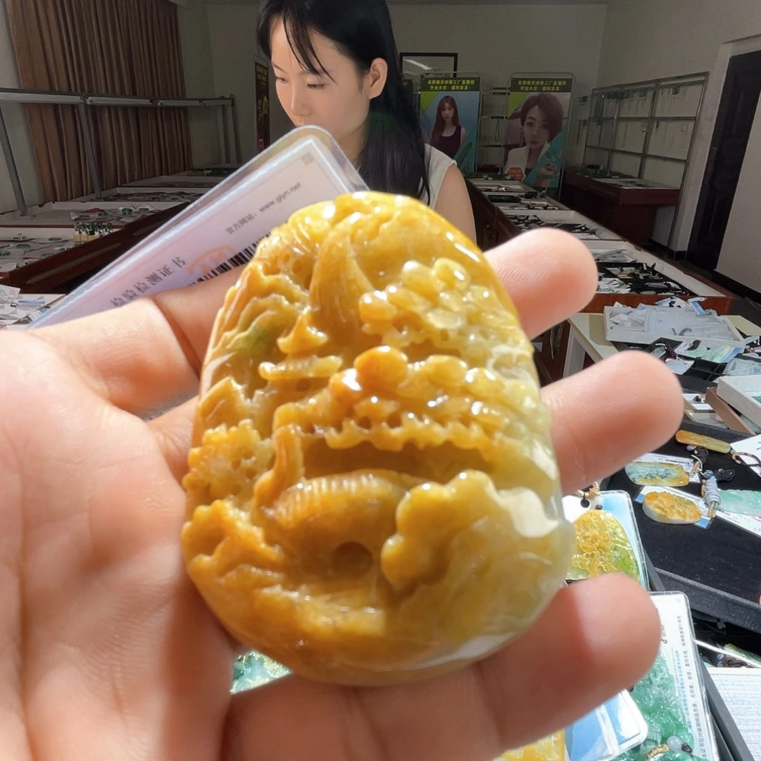 翡翠未镶嵌颈饰一