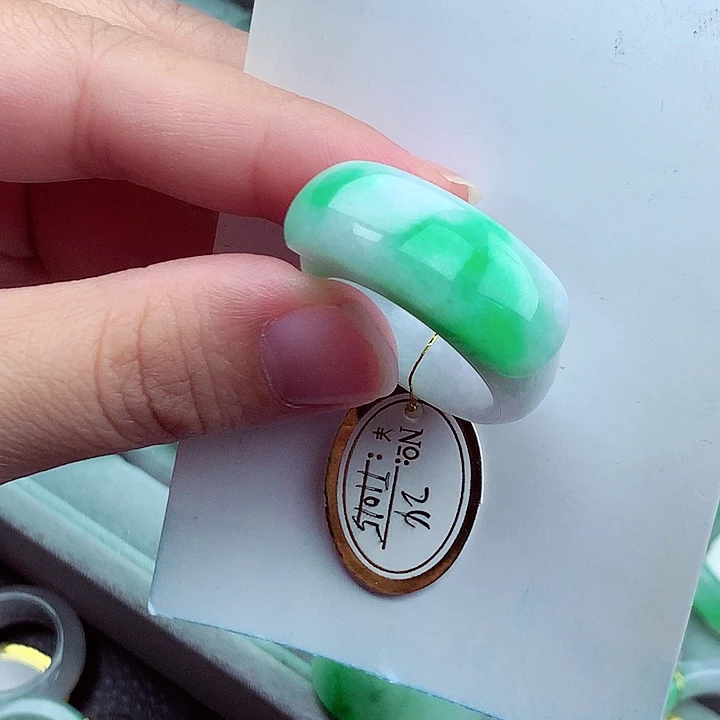 翡翠未镶嵌戒指24号
