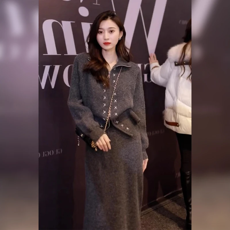 秋冬装搭配爆款一整套2025新款气质高级感针织毛衣裙子两件套装女