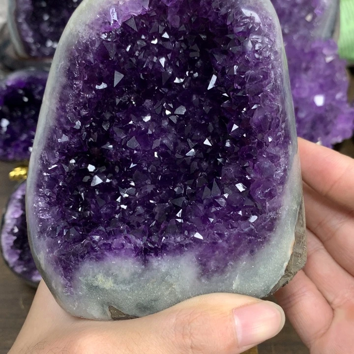 未镶嵌水晶大型摆件（非配饰）