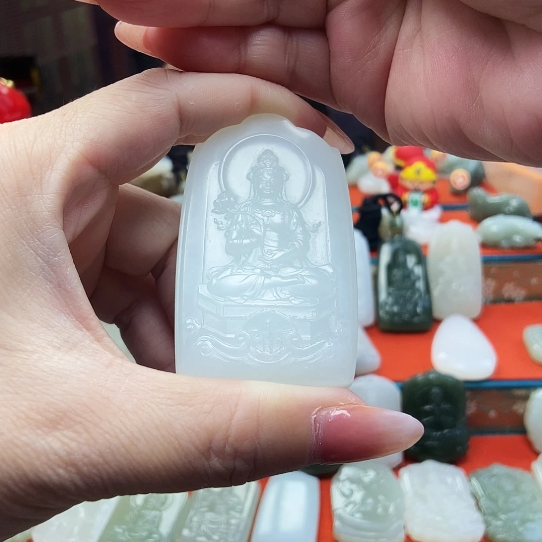 颈饰未镶嵌和田玉美**子