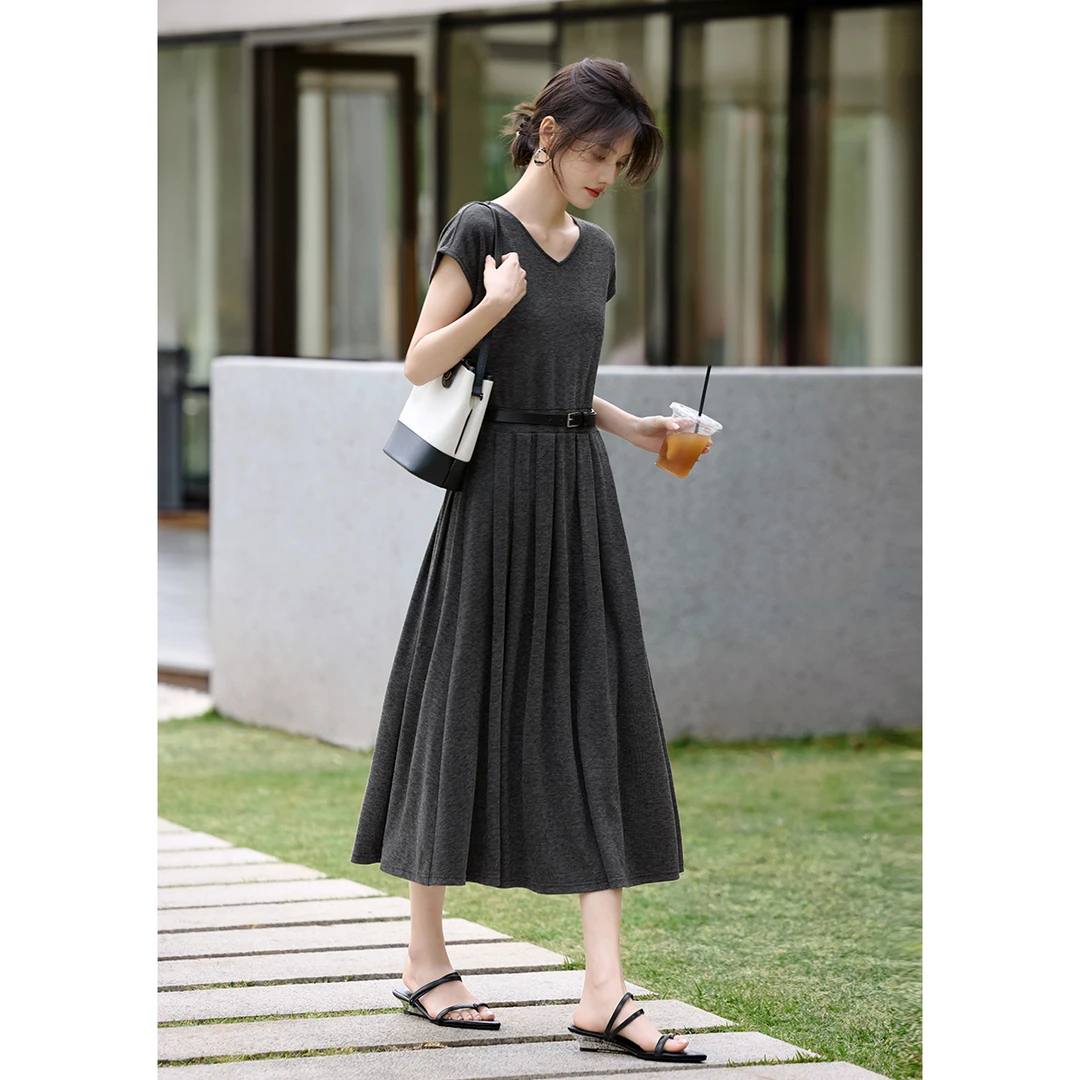 XWI/欣未 2025夏季新款松弛V领气质优雅连肩袖收腰显瘦连衣裙B002