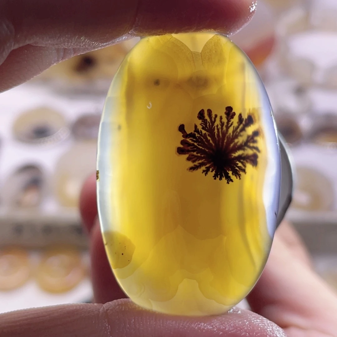 玛瑙/玉髓未镶嵌珠宝奇石