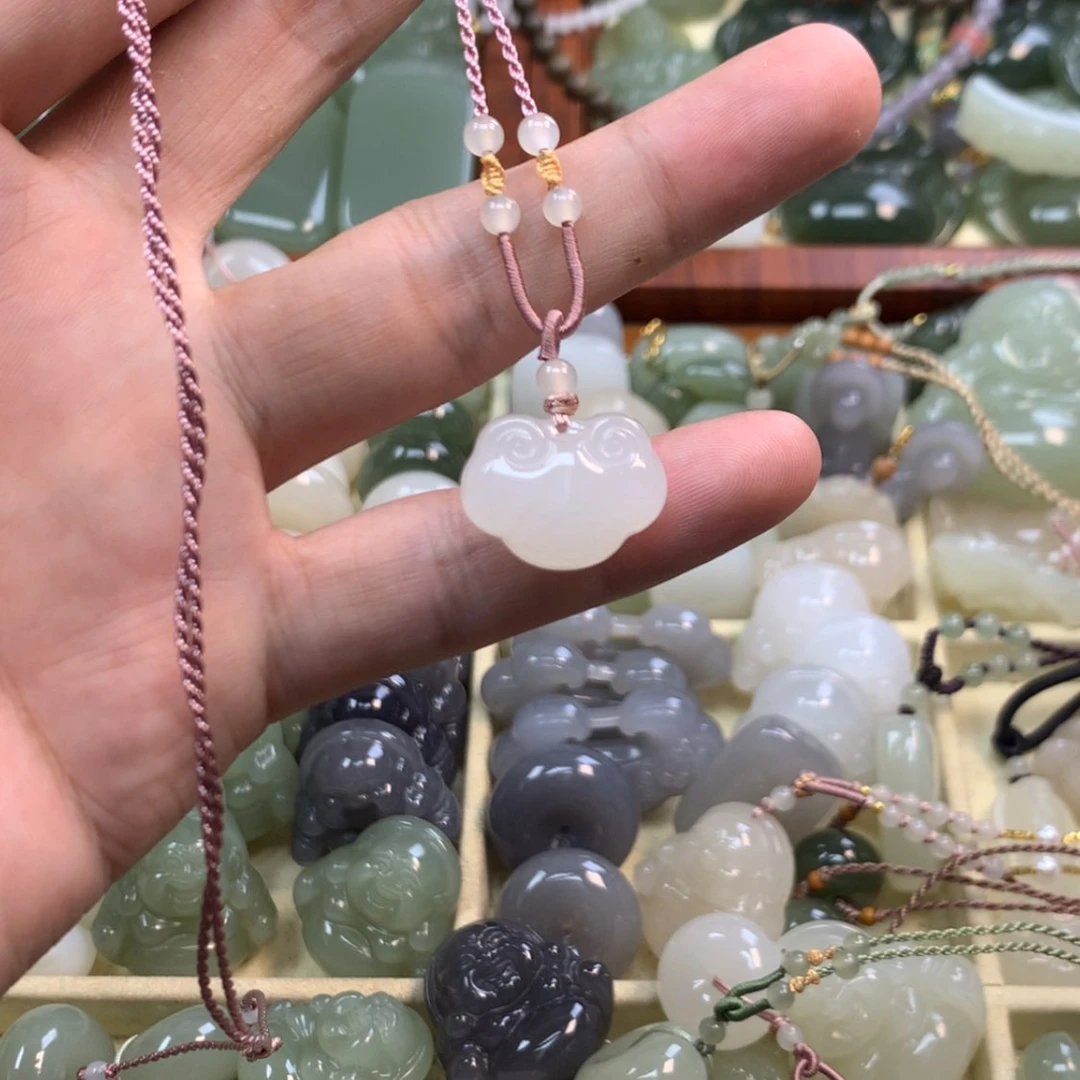 【闪购商品】颈饰未镶嵌和田玉