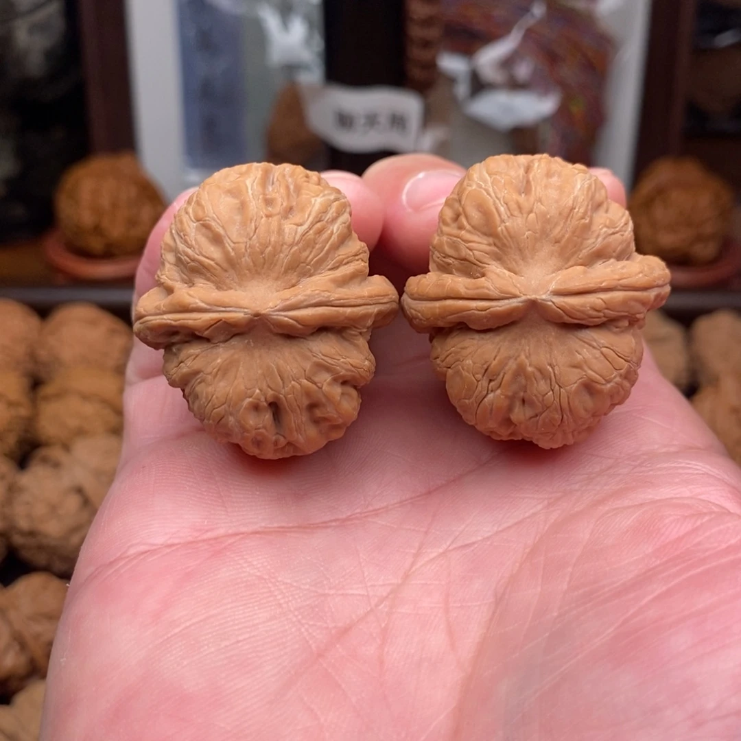 文玩核桃吊坠元宝