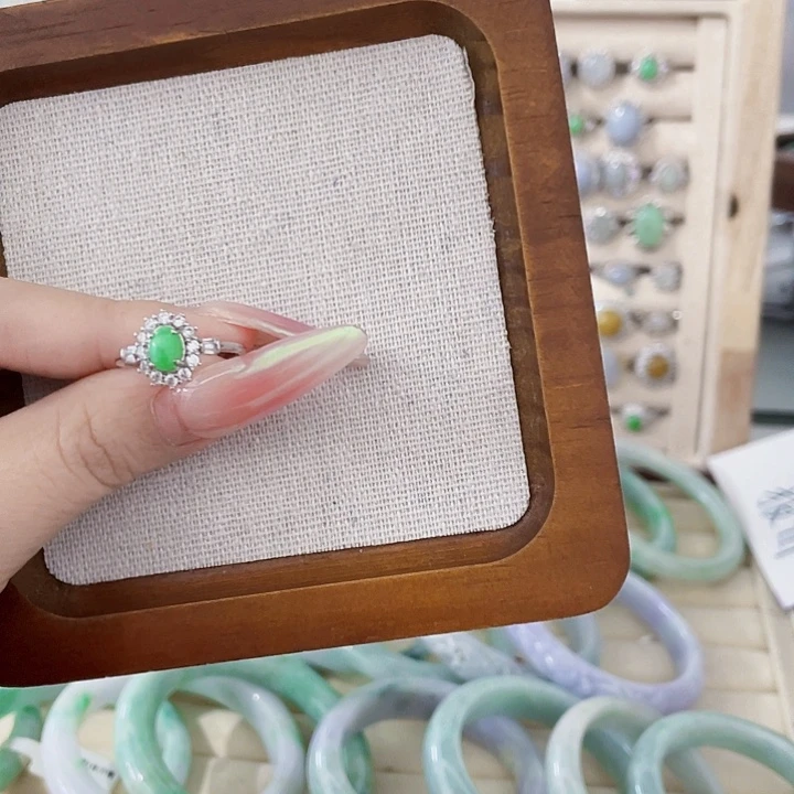 翡翠未镶嵌颈饰天然翡翠Ａ货