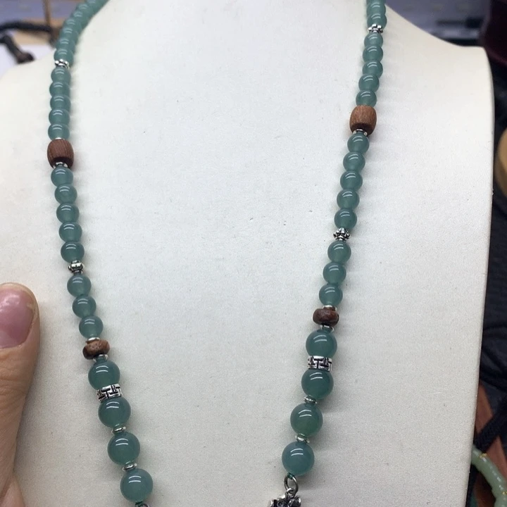 颈饰未镶嵌翡翠吊坠