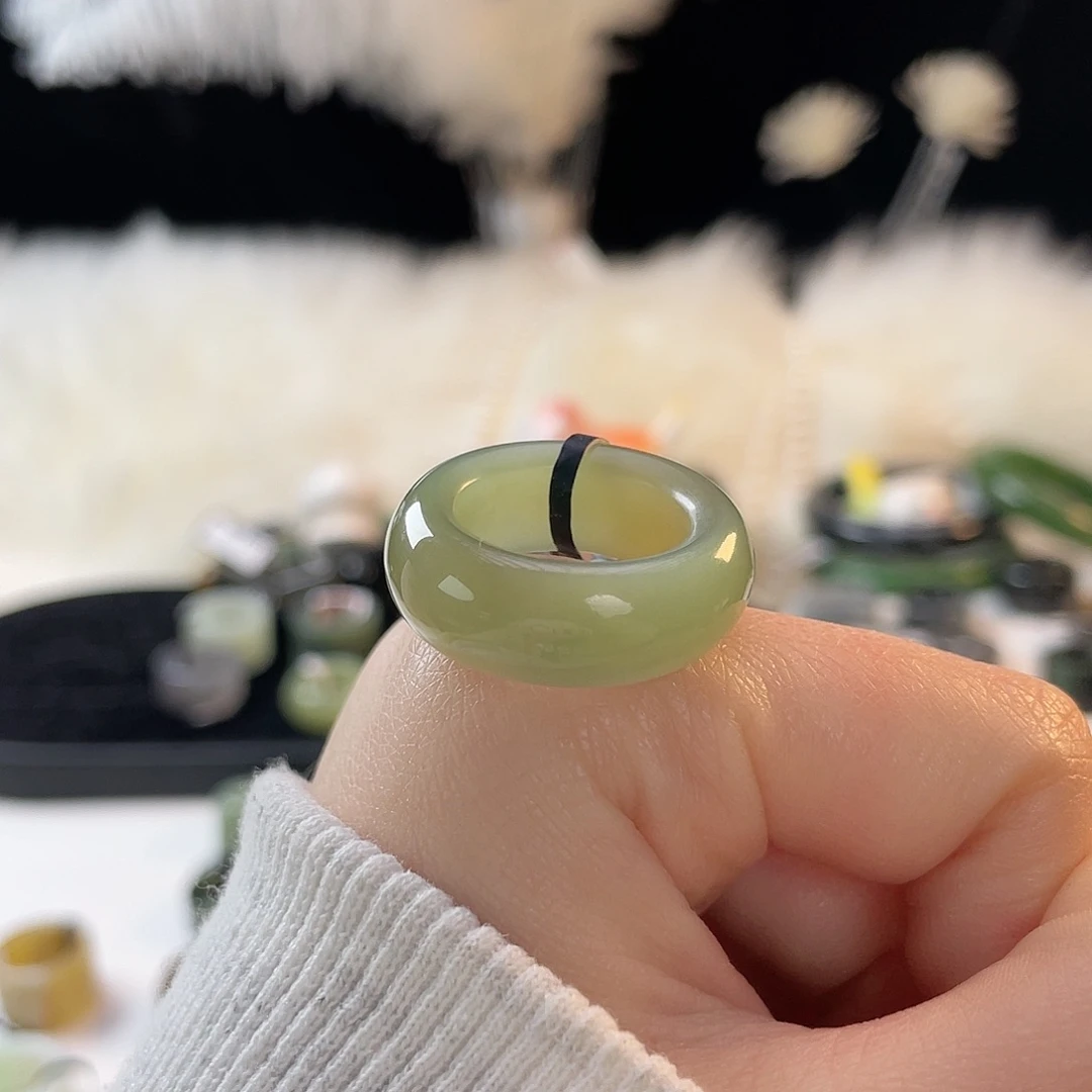 和田玉未镶嵌戒指k77湖水绿墩墩17.6mm