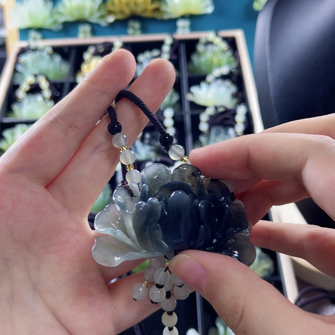 蛇纹石玉颈饰合金?**?