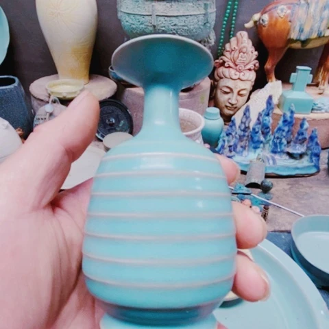 摆件瓷器的种类很多有代表性之分和来了