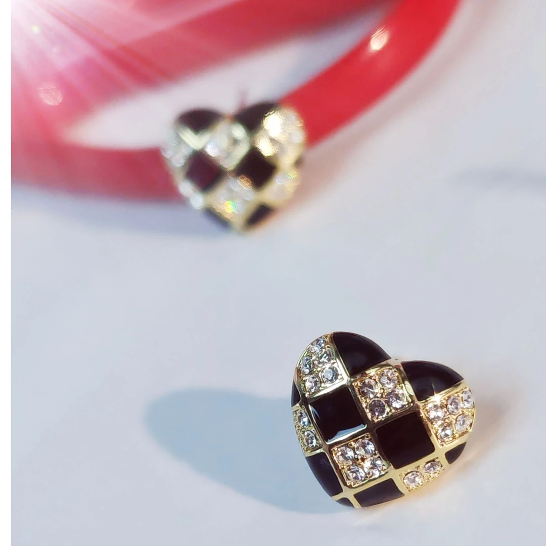 合金锆石耳饰 千鸟格摩登爱心耳环耳扣小众设计感耳钉复古小香风