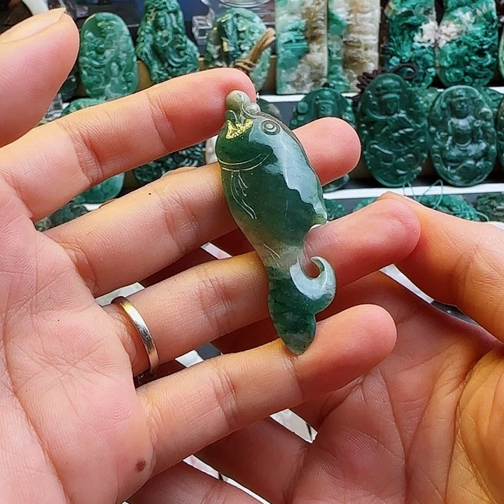 未镶嵌独山玉颈饰