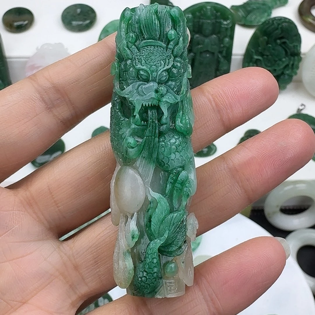 璀***璨独山玉未镶嵌颈饰