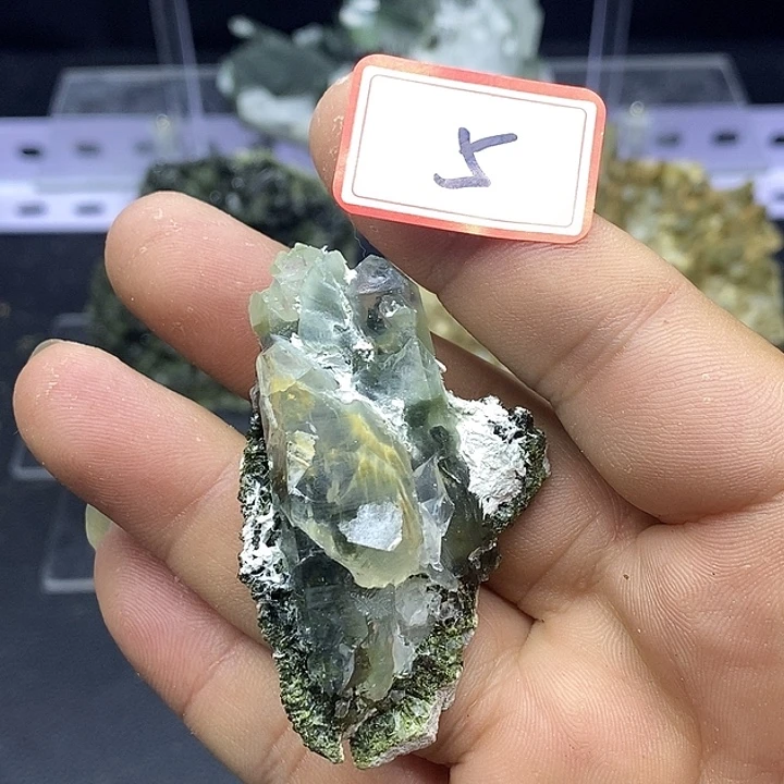 有机玻璃巴基斯坦绿莲水晶共生兔毛5