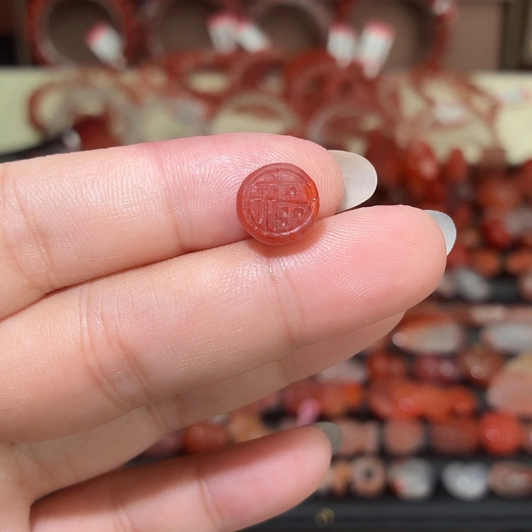 南红玛瑙未镶嵌颈饰冰飘福字牌