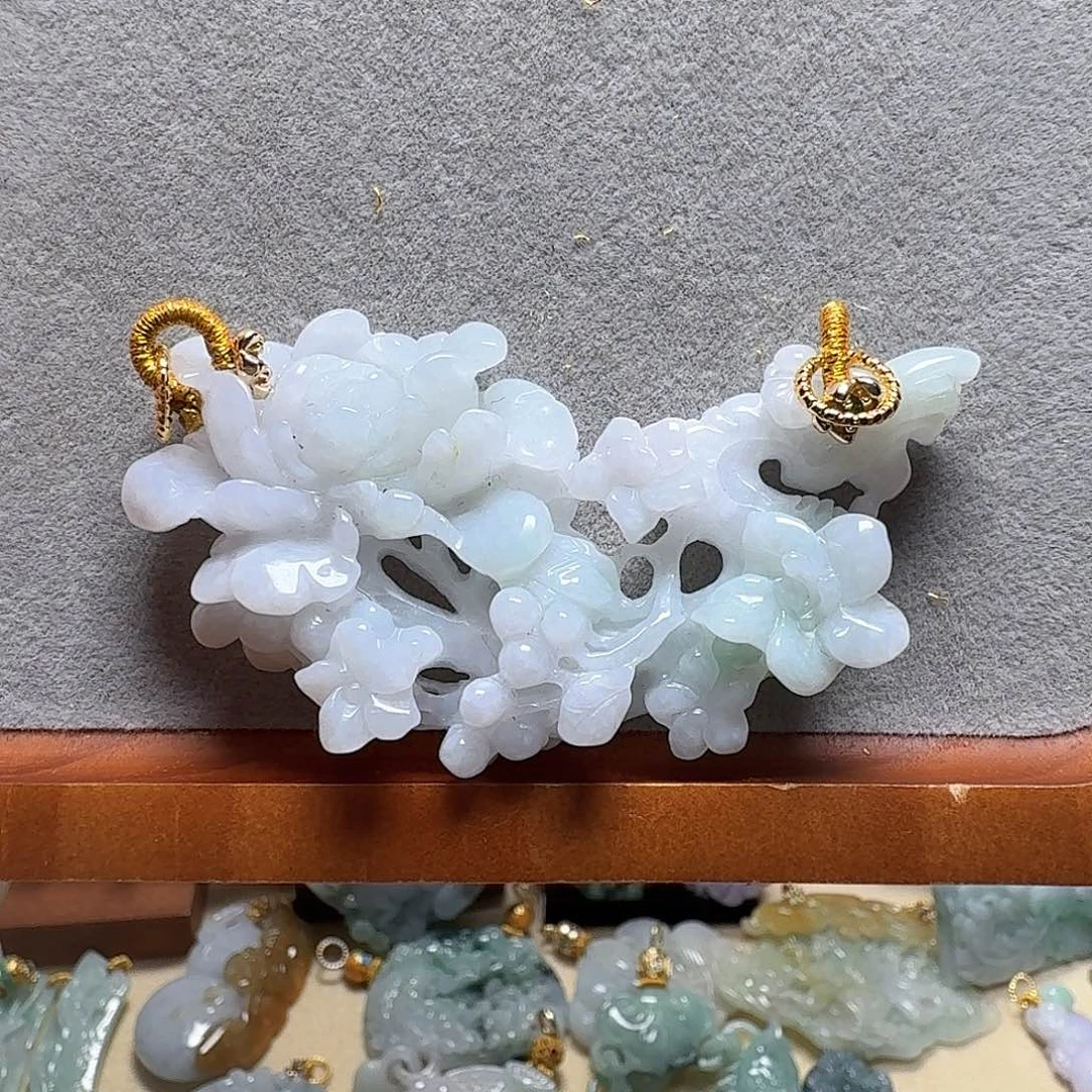 吊坠(赠链)未镶嵌翡翠