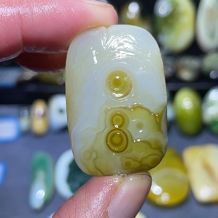 玛瑙/玉髓未镶嵌珠宝奇石