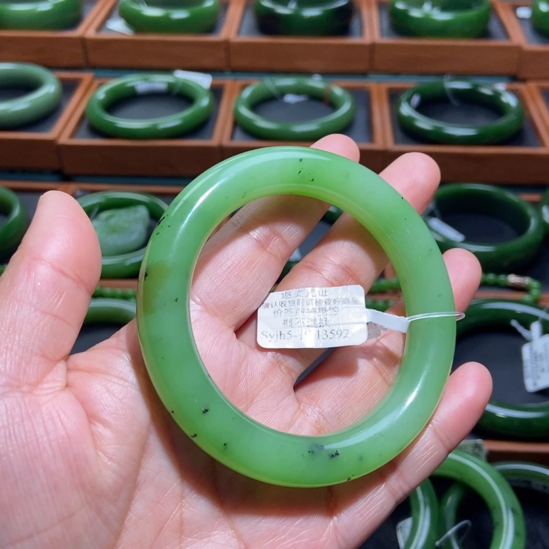 和田玉（碧玉）未镶嵌手镯苹果绿545556