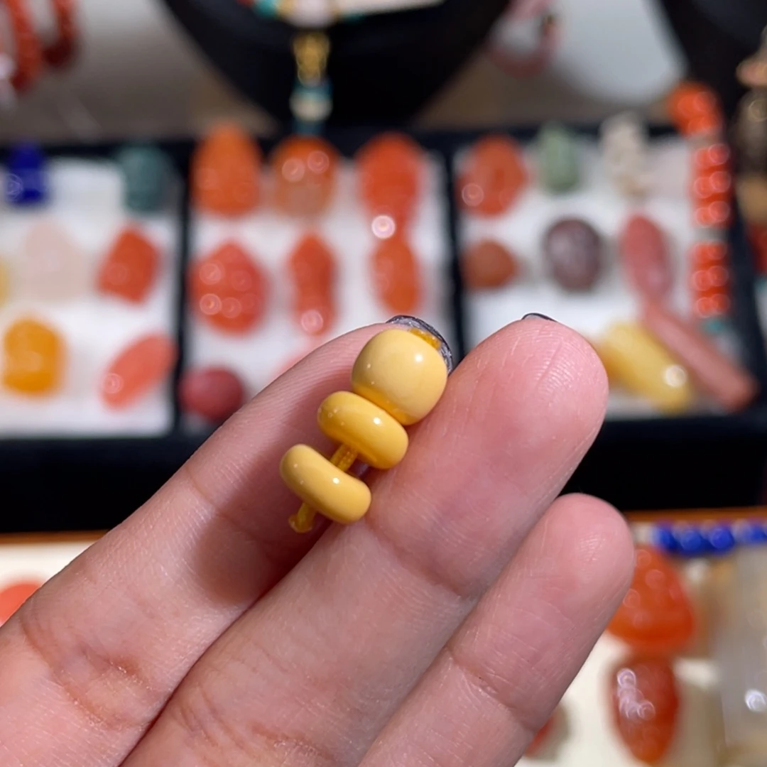 未镶嵌石英质玉（黄龙玉）面包圈 不换退
