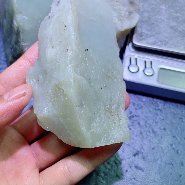 和田玉未镶嵌珠宝半成品