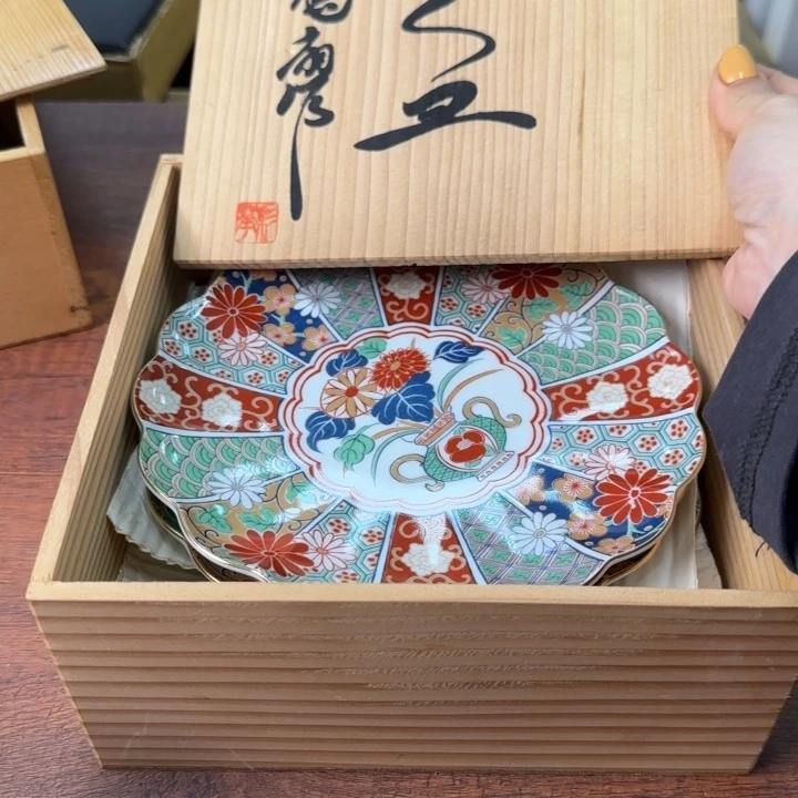 一个陶瓷物件哈哈哈哈