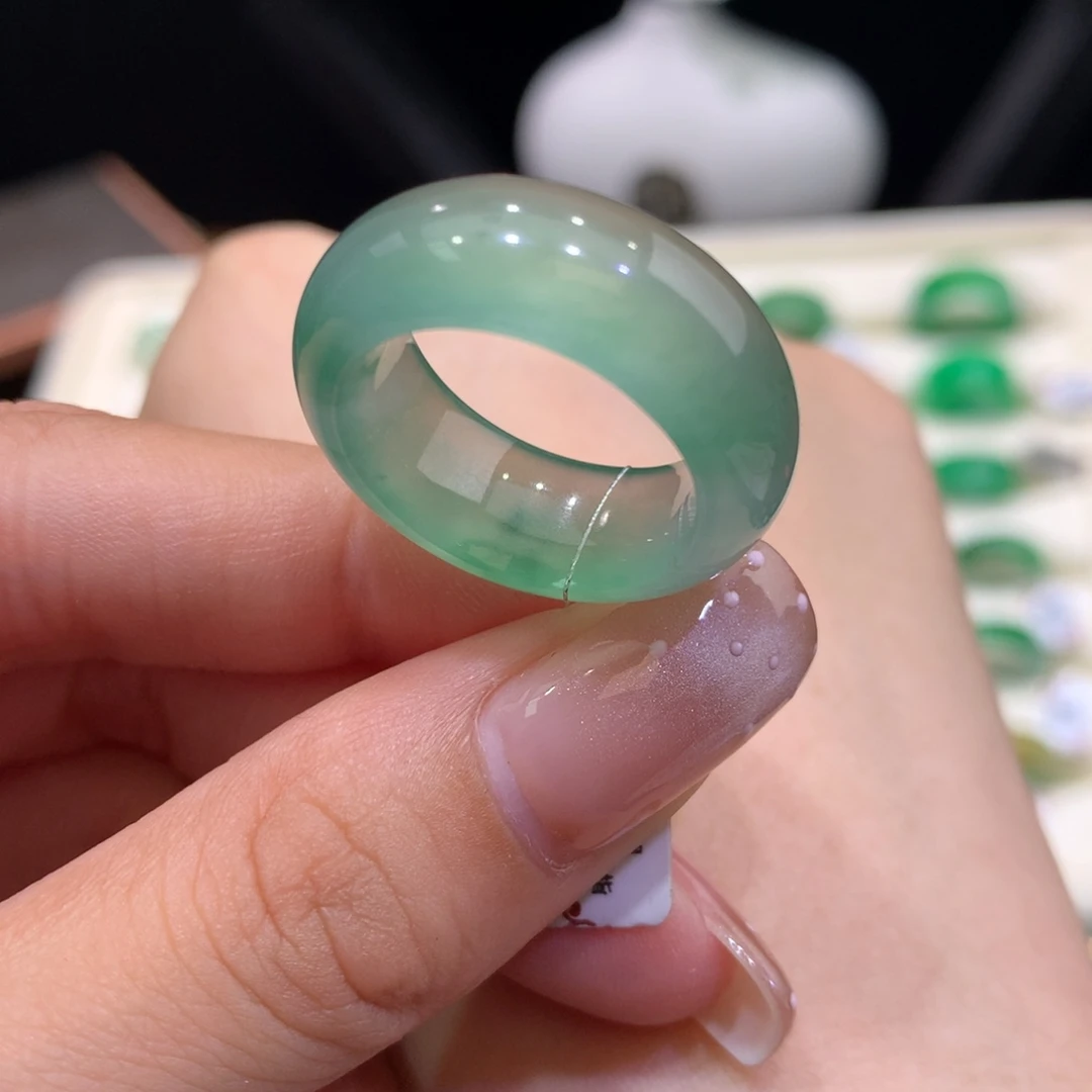翡翠未镶嵌戒指翡翠