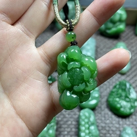 【闪购商品】颈饰未镶嵌和田玉