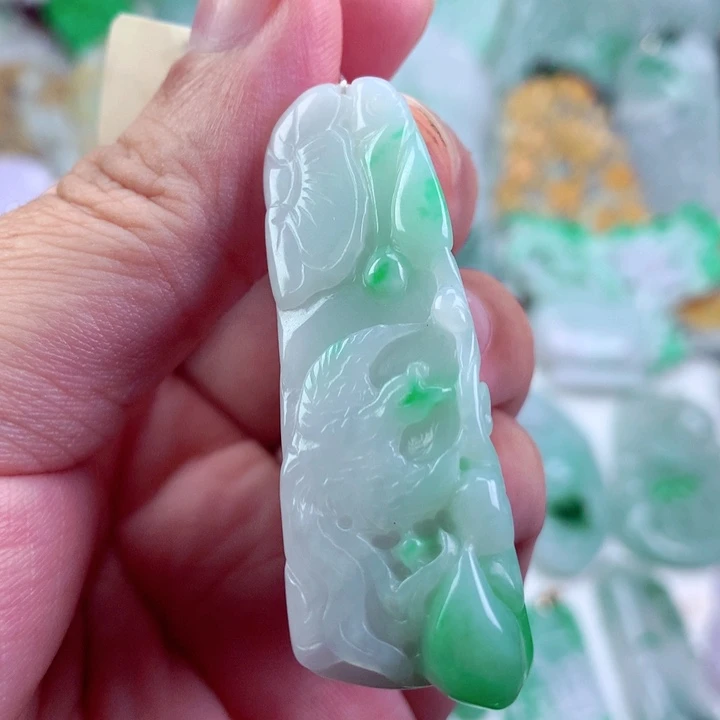 吊坠(不含链)未镶嵌翡翠