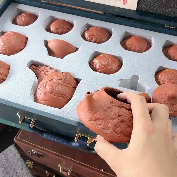 孤品茶具套装等。