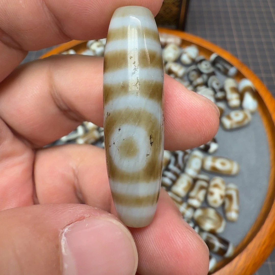 玛瑙/玉髓未镶嵌双线如意两眼