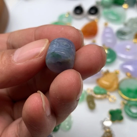 翡翠颈饰未镶嵌翡翠