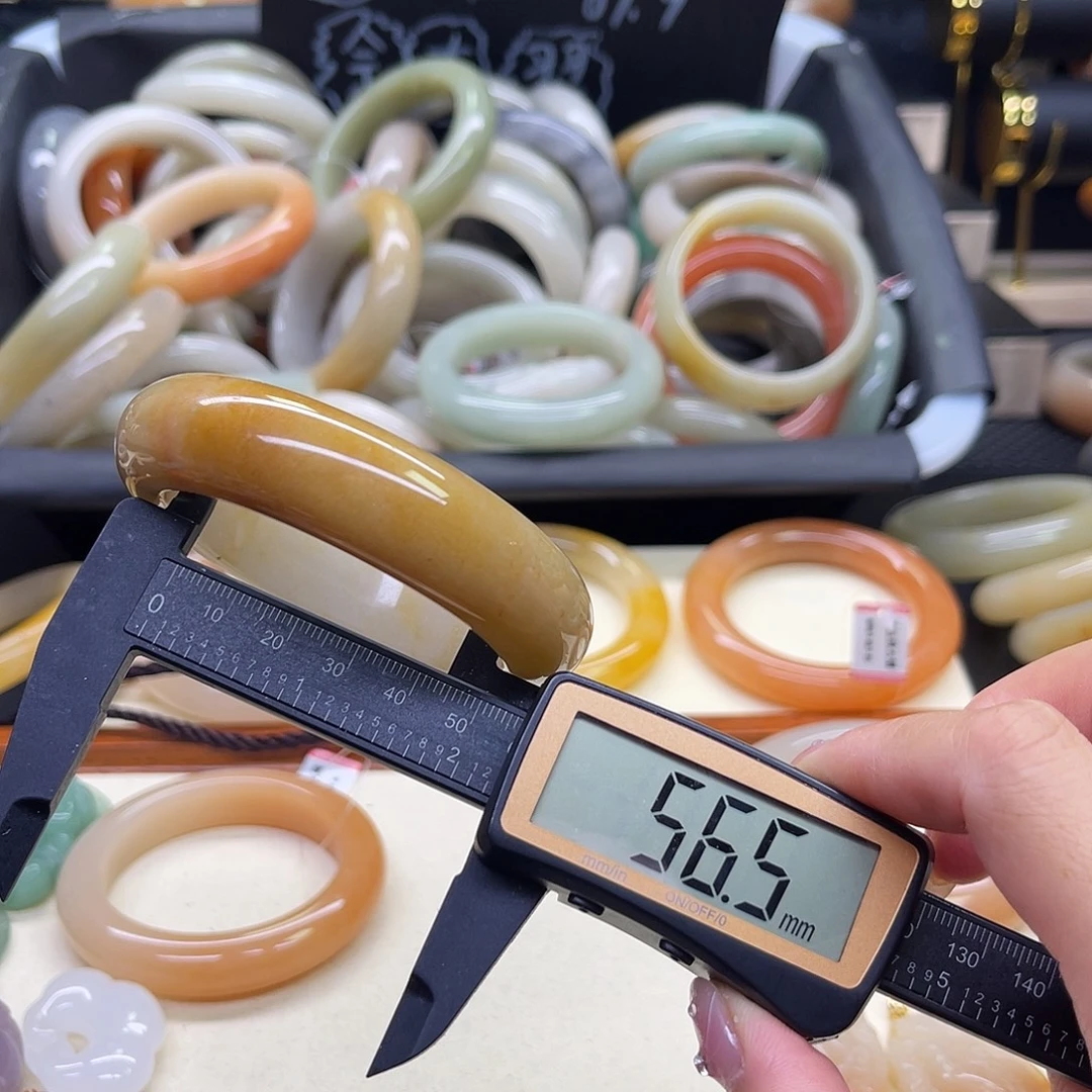 石英质玉未镶嵌手镯