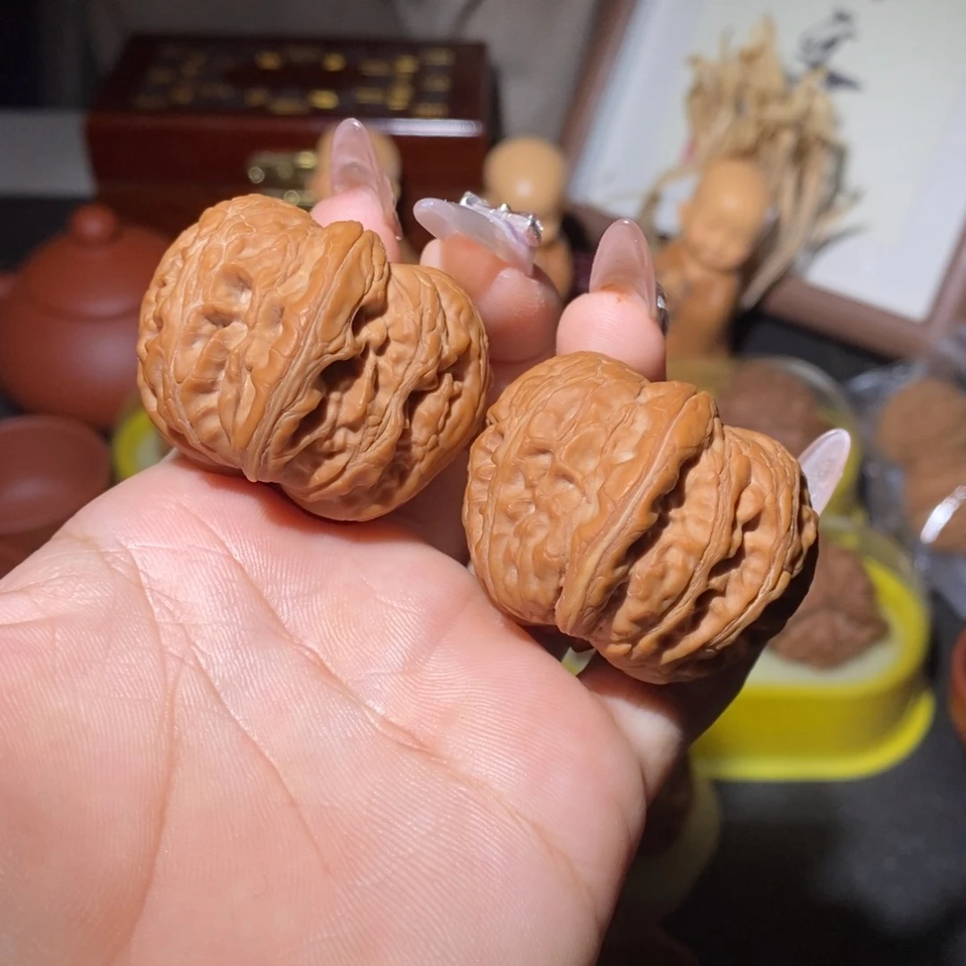 文玩核桃吊坠40元宝