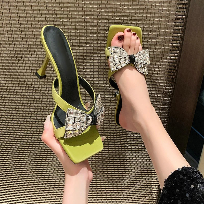 拖鞋女外穿2025年夏季新款水钻蝴蝶结仙女时尚方头露趾细高跟鞋子