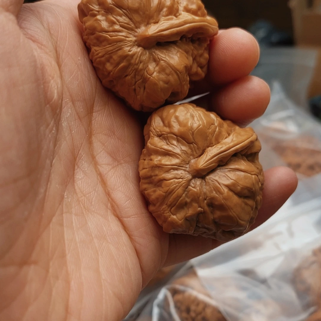 文玩核桃把件坦克