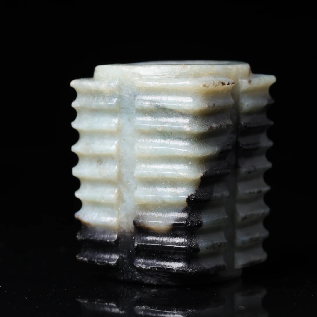 明代和田玉玉琮花件