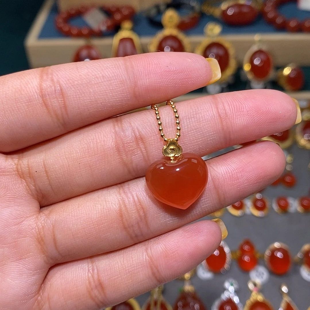 南红玛瑙18K金镶嵌颈饰