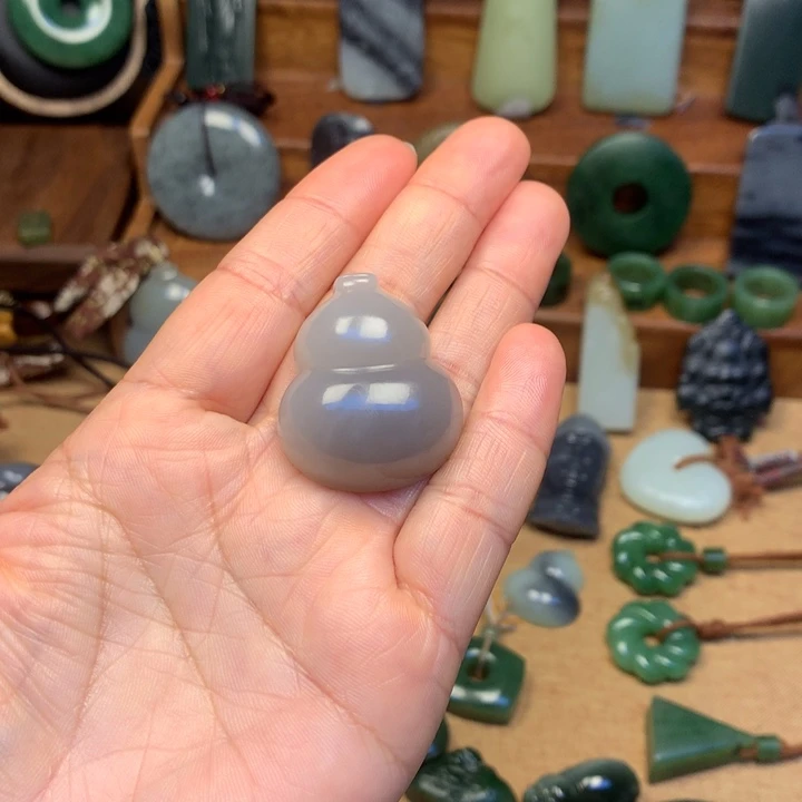 超***年和田玉未镶嵌颈饰