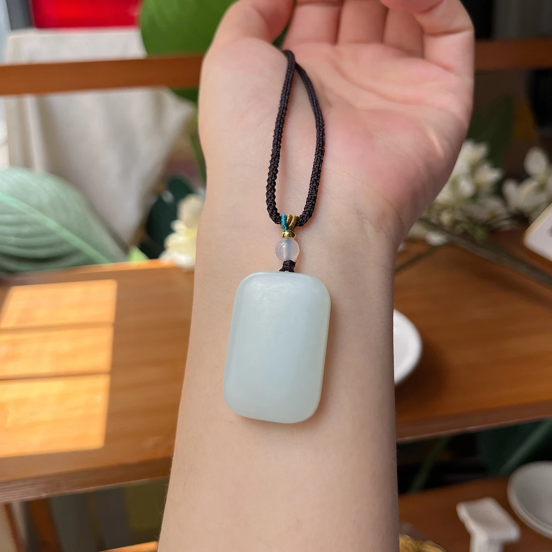 【郭老师】约34*22*7mm俄料和田玉方牌无事牌吊坠