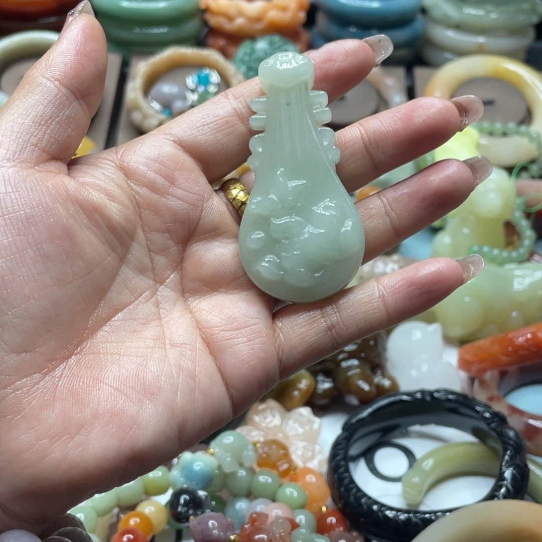 石英质玉手镯合金十*月