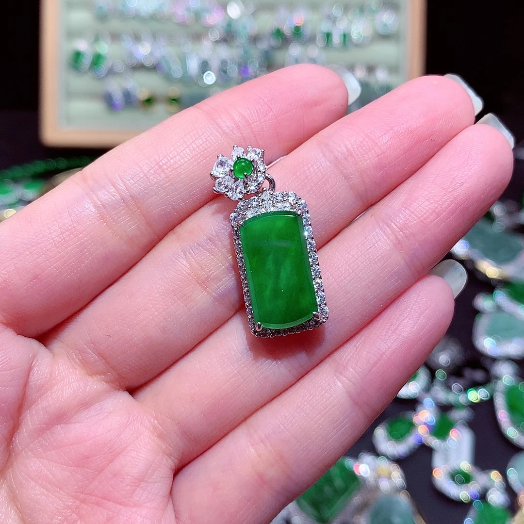 【闪购商品】翡翠吊坠(不含链)未镶嵌