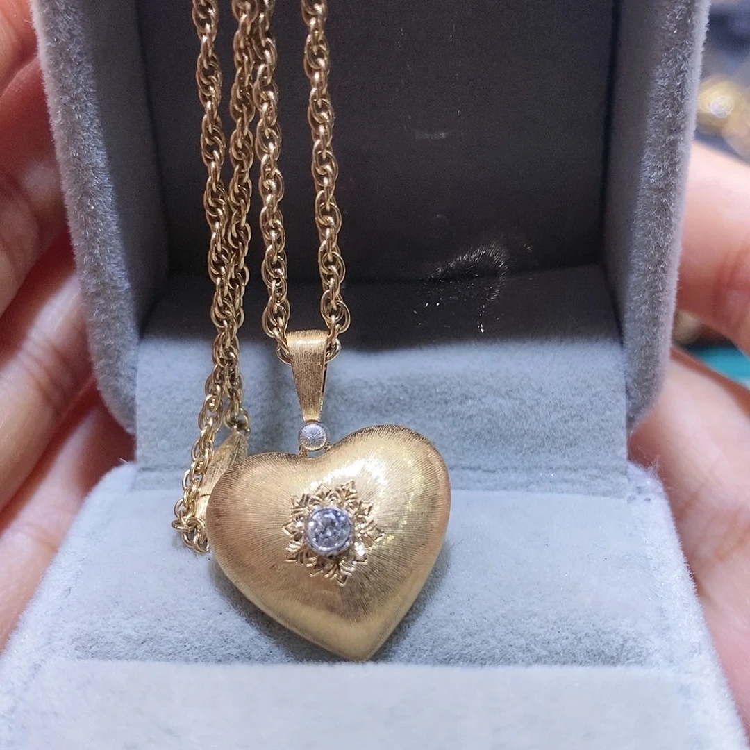 颈饰钻石18K金镶嵌黄白双色爱心拉丝雕花项链