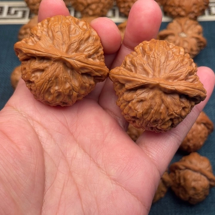 文玩核桃把件全品满肚油皮宫灯43