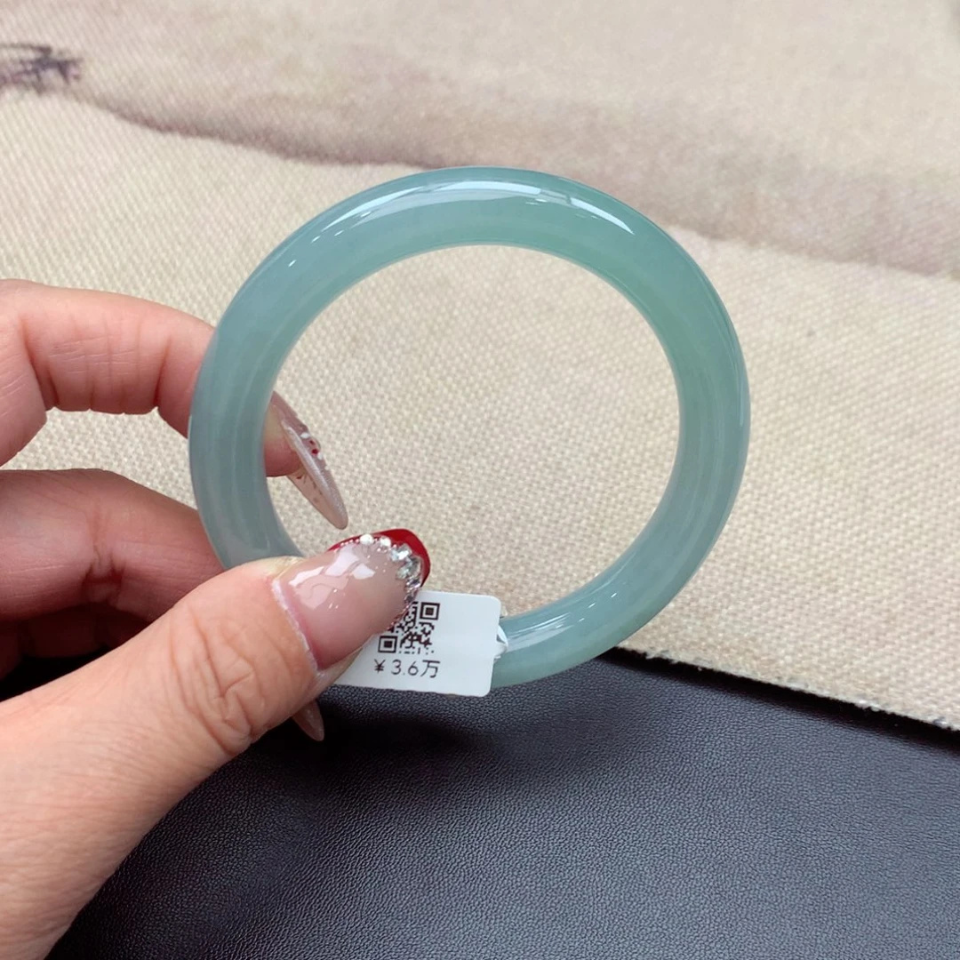 翡翠手镯未镶嵌缅甸翡翠手镯