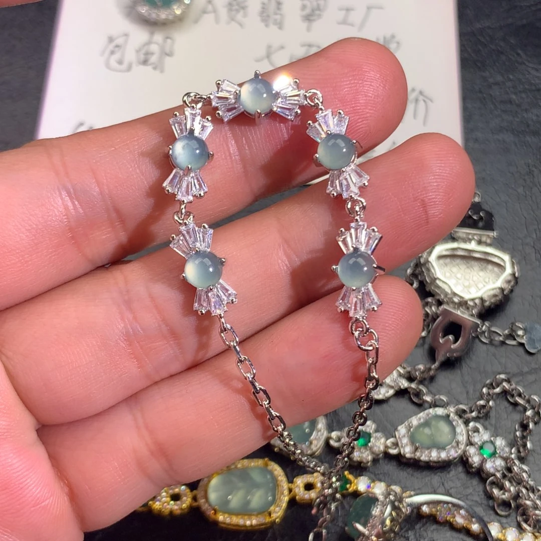 翡翠颈饰未镶嵌蛋面手链