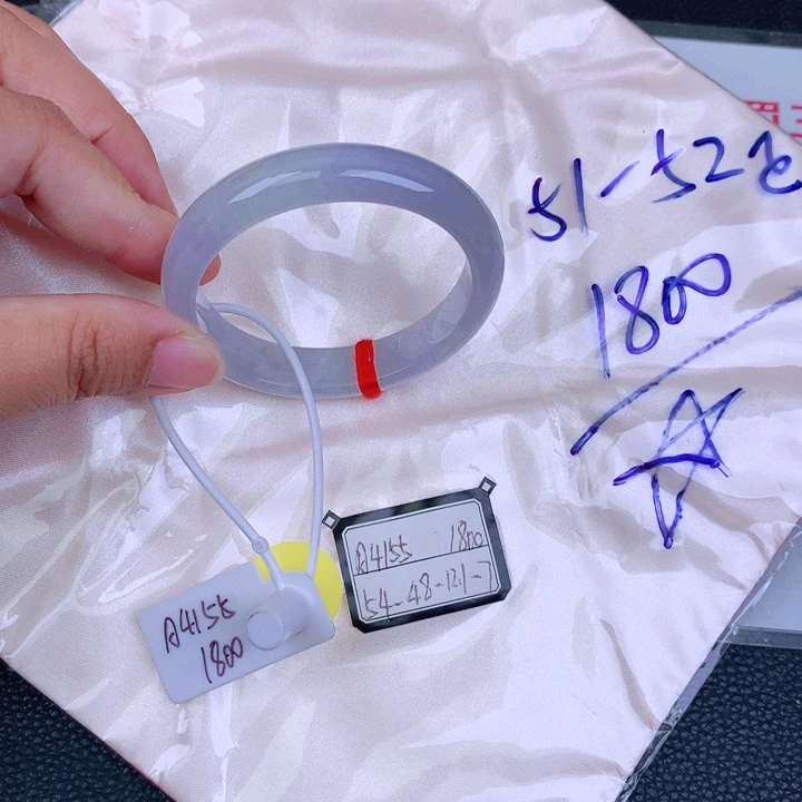 翡翠手镯未镶嵌缅甸翡翠