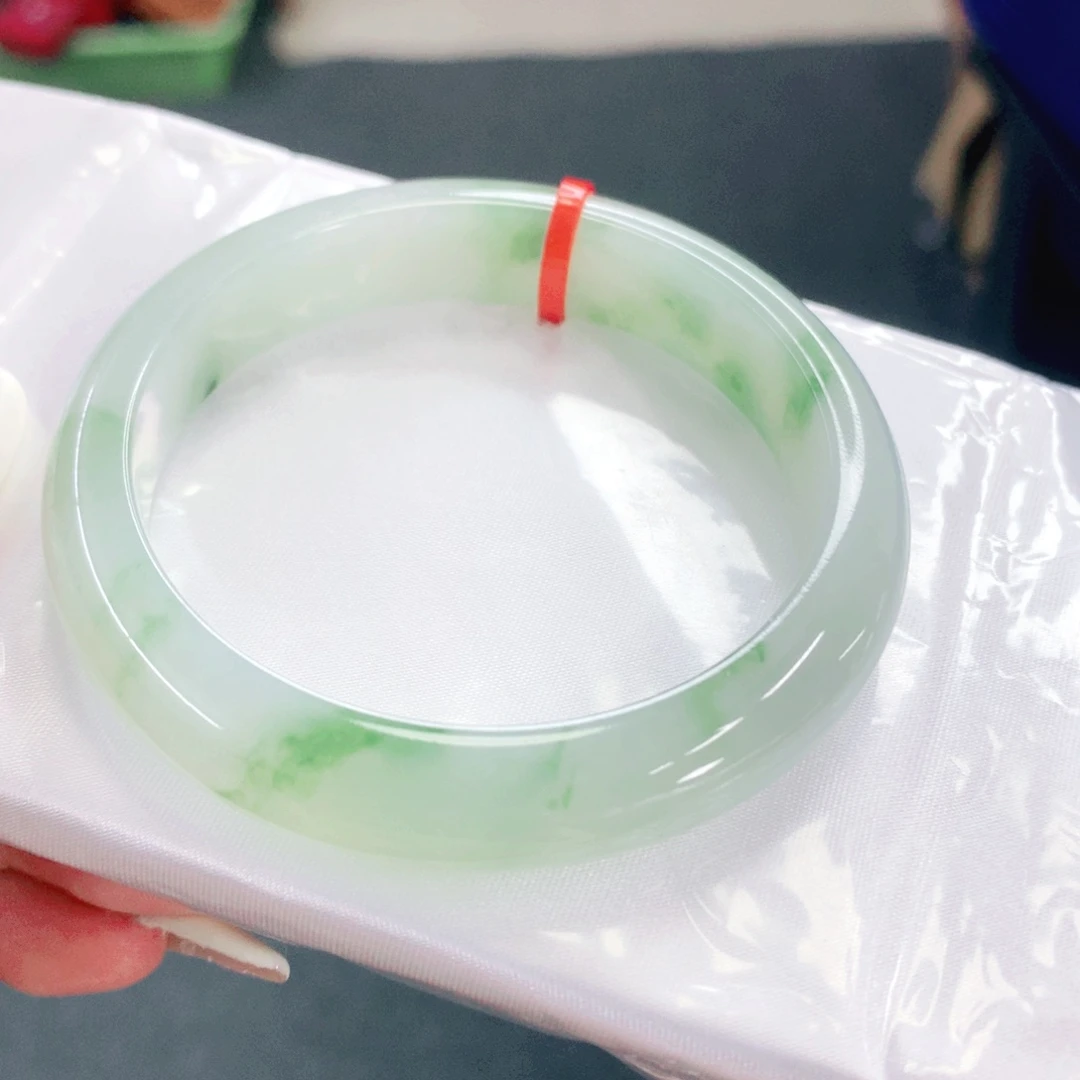 未镶嵌手镯翡翠54。