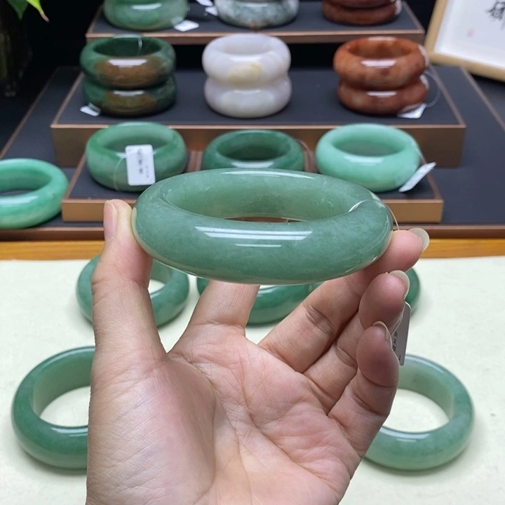 石英质玉合金佘太翠