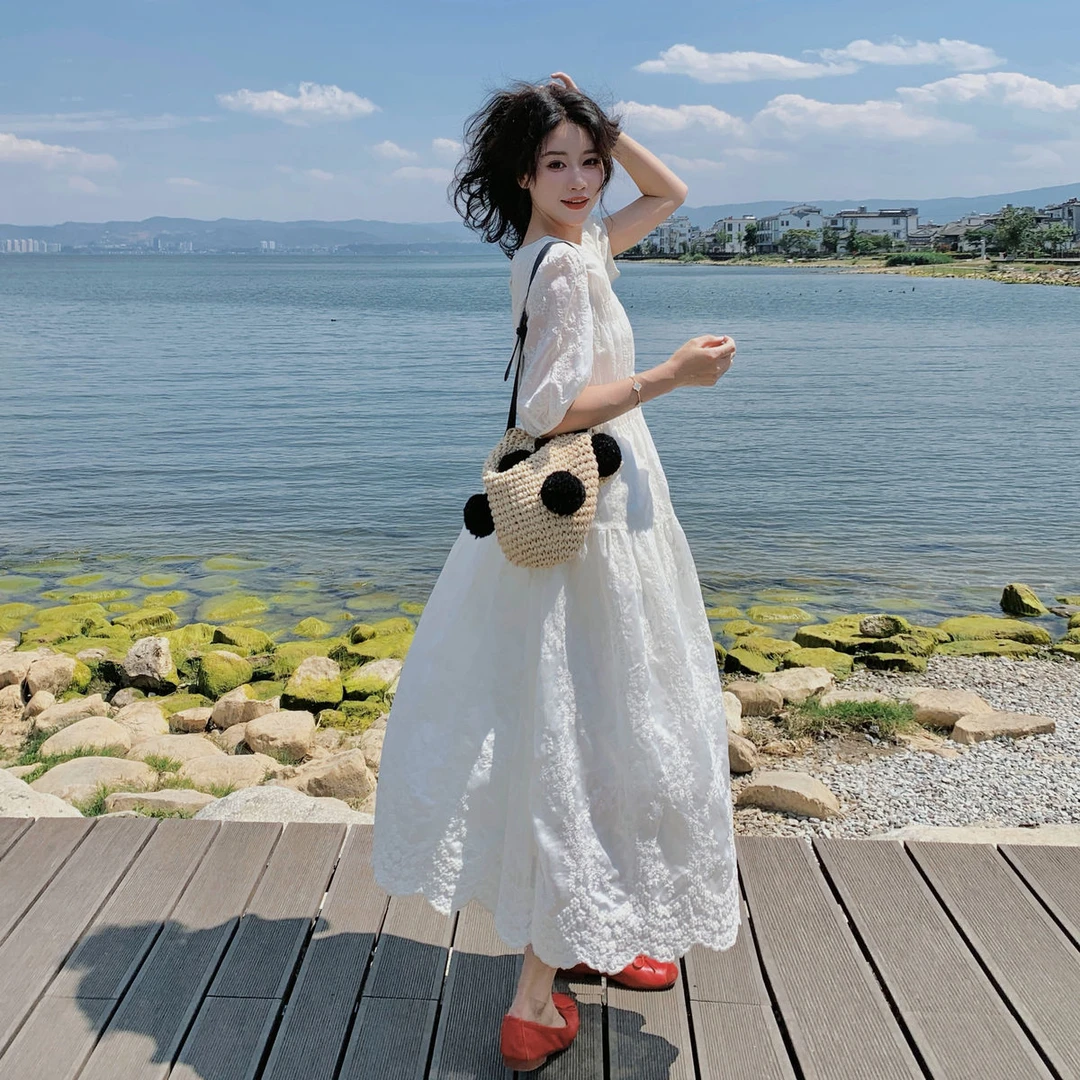 韩系氛围感白色泡泡袖连衣裙女夏季2025新款蕾丝花边超好看绣花裙